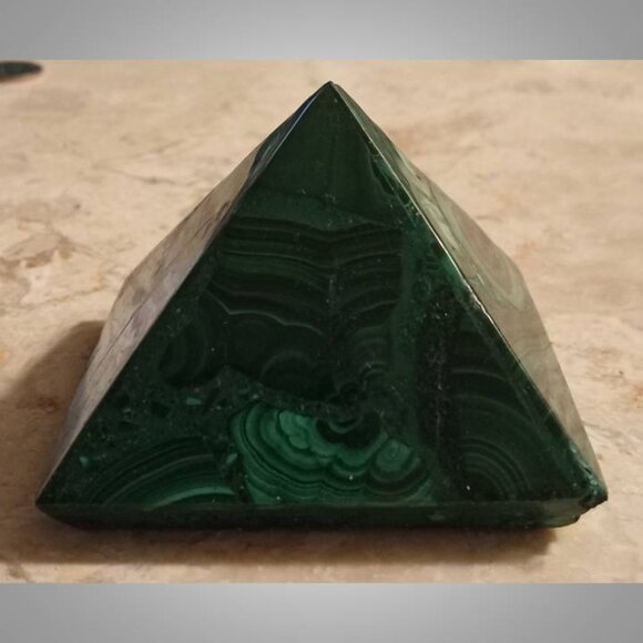 MALACHITE pyramid mineral stone rock crystal 01 PEACE chakra balance - Picture 4 of 6